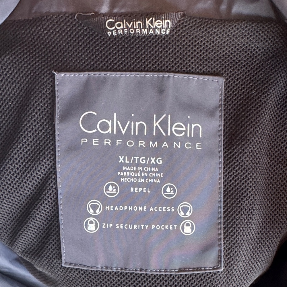 Calvin Klein Performance Packable Raincoat - Picture 2 of 16